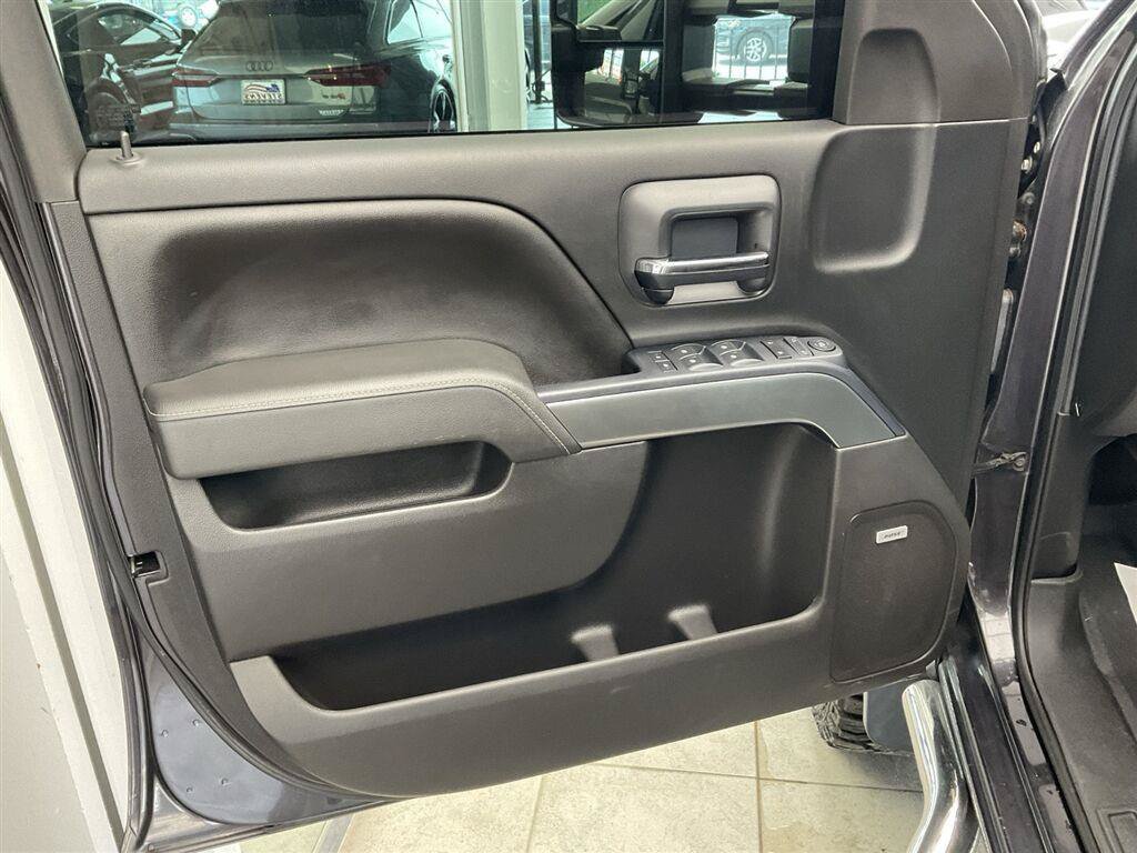 Used 2015 Chevrolet Silverado 2500 LT w/ LT Convenience Package AWD/4WD image 9