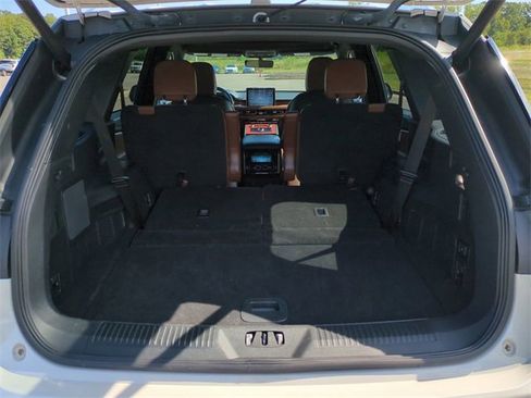 Used 2022 Lincoln Aviator Reserve w/ Elements Package Plus image 12