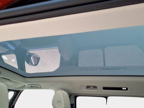 Used 2025 Volkswagen ID. Buzz Pro S Plus image 13