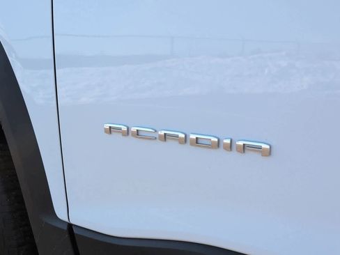 Used 2023 GMC Acadia SLT image 12