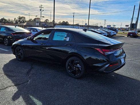New 2026 Hyundai Elantra Sport FWD image 9