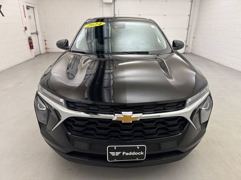 Used 2024 Chevrolet Trax LS FWD image 8