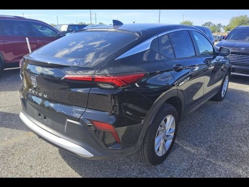 Used 2025 Buick Envista Preferred w/ Advanced Safety Package image 5