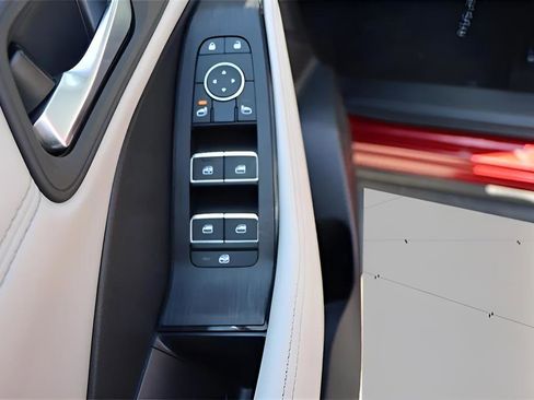 Used 2024 Nissan Rogue SL image 18