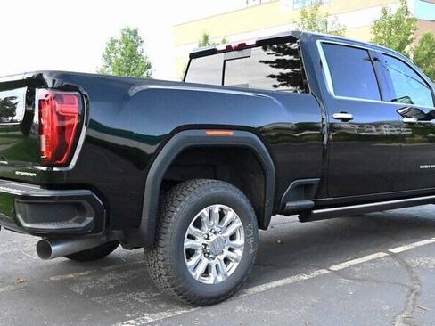 Used 2022 GMC Sierra 3500 Denali w/ Denali Ultimate Package AWD/4WD image 9