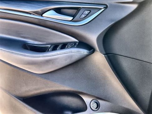 Used 2019 Buick Enclave Essence image 30