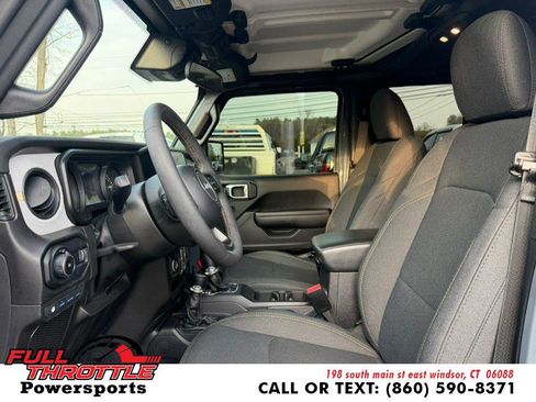 Used 2024 Jeep Wrangler Unlimited w/ Convenience Group image 19