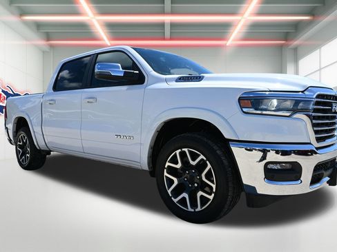 Used 2025 RAM 1500 Laramie AWD/4WD image 4