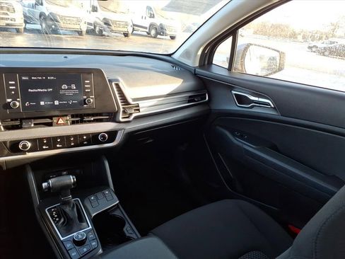 Used 2024 Kia Sportage LX image 15