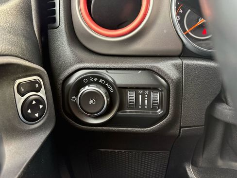 Used 2020 Jeep Wrangler Unlimited Sport image 23