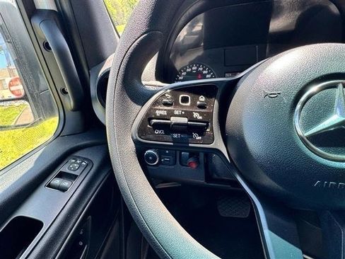 Used 2020 Mercedes-Benz Sprinter 2500 image 24