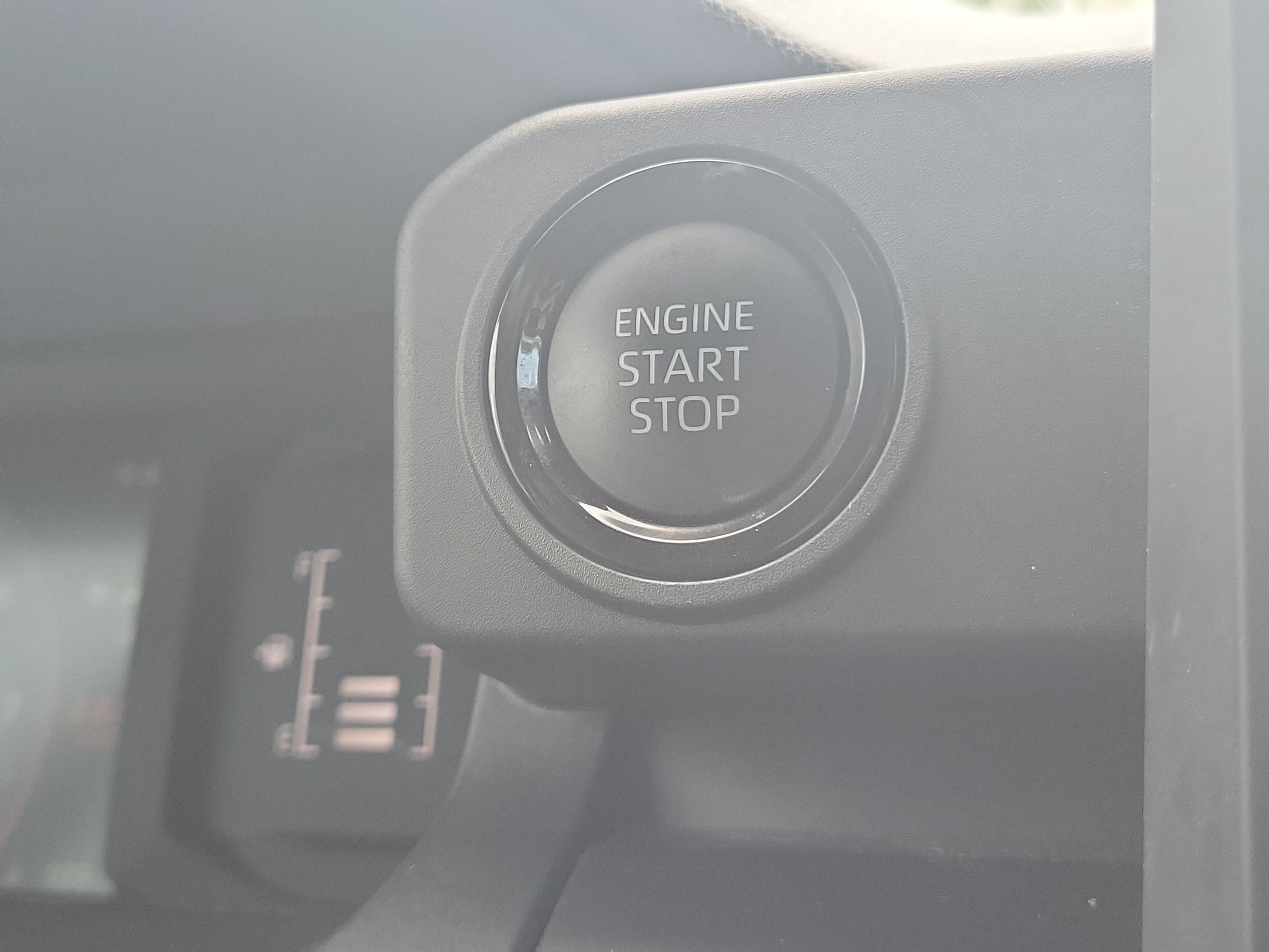 Used 2025 Toyota Tacoma SR5 RWD image 28