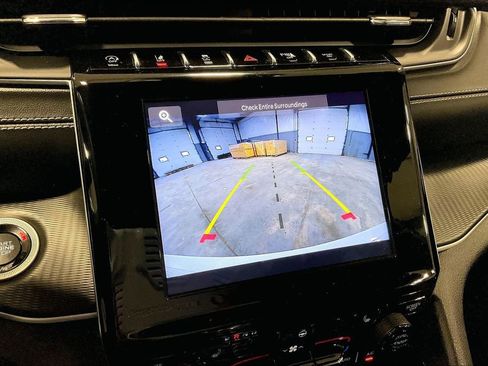 Used 2023 Jeep Grand Cherokee Altitude AWD/4WD image 14