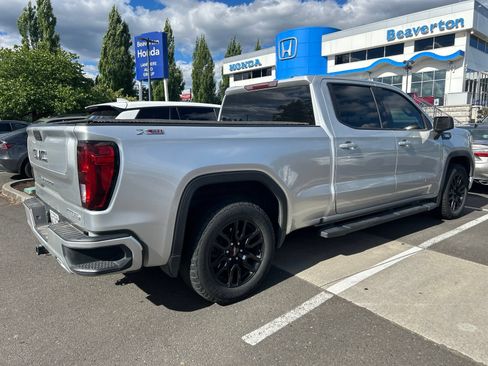Used 2021 GMC Sierra 1500 Elevation w/ LPO, Elevation Black Package AWD/4WD image 4