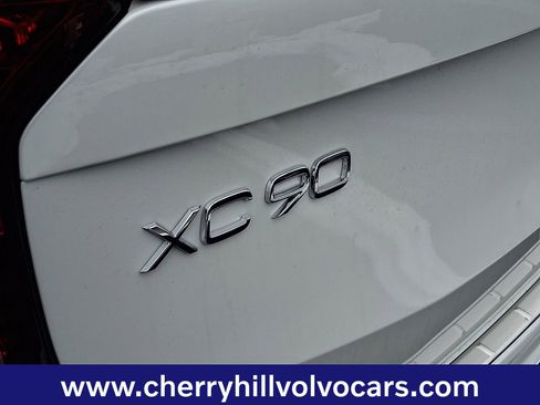 New 2026 Volvo XC90 B6 Plus w/ Protection Package Premier image 17