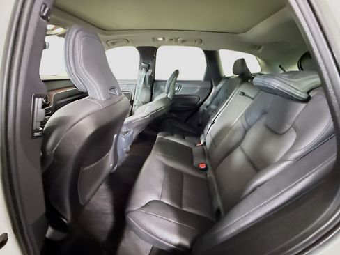 Used 2023 Volvo XC60 B5 Plus w/ Climate Package AWD/4WD image 25