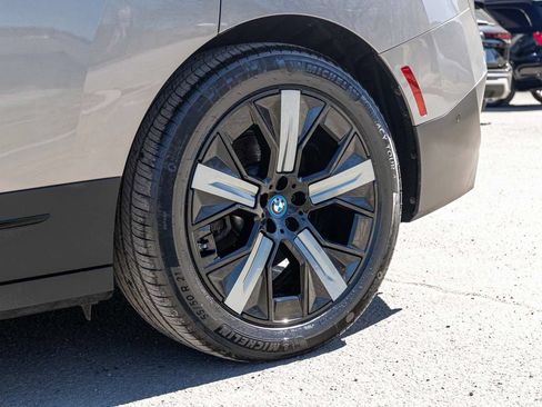 Used 2023 BMW iX xDrive50 w/ Premium Package AWD/4WD image 8