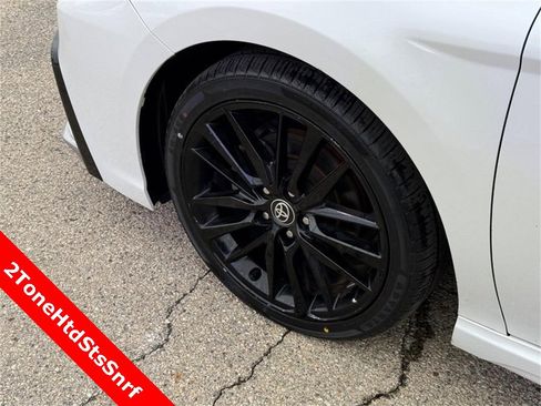 Used 2023 Toyota Camry XSE image 10