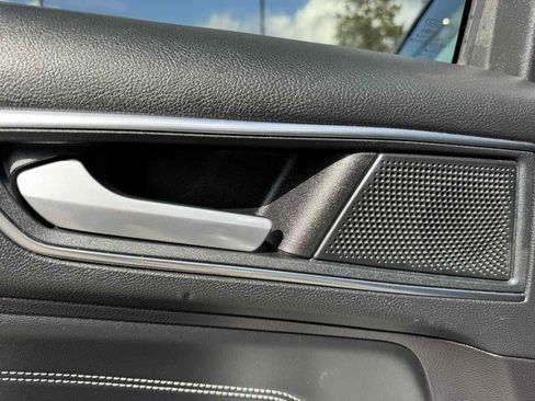 Used 2021 Ford Edge Titanium image 45