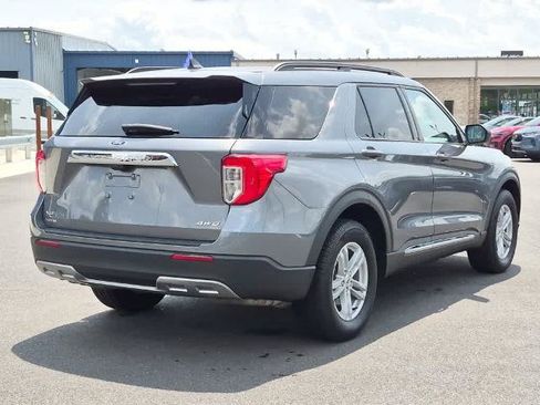 Certified 2023 Ford Explorer XLT w/ Equipment Group 202A AWD/4WD image 3