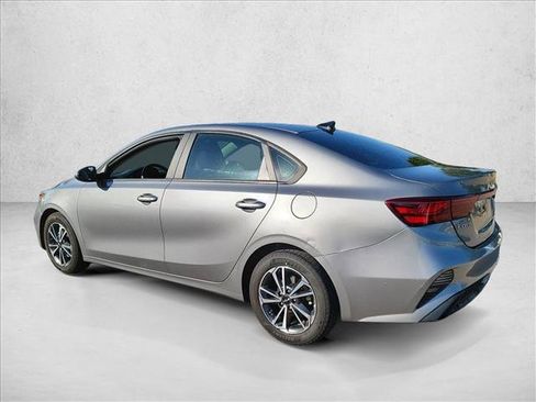 Used 2022 Kia Forte LXS FWD image 8