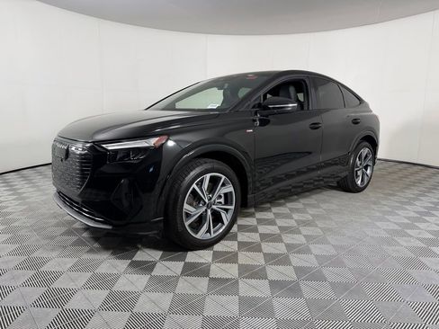 Used 2024 Audi Q4 e-tron Premium Plus w/ Premium Plus AWD/4WD image 3