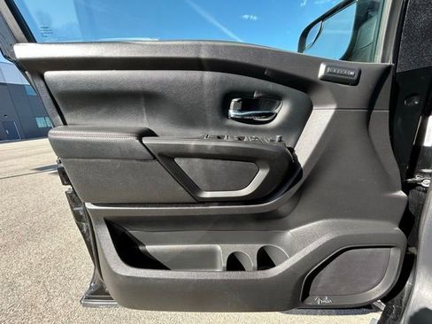 Used 2021 Nissan Titan PRO-4X w/ Pro-4x Convenience Package image 31