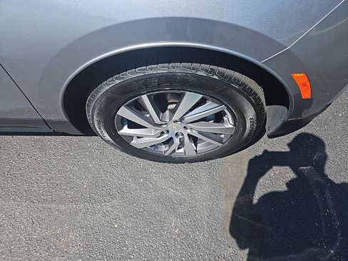 Used 2023 Chevrolet Equinox LT image 10