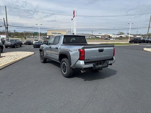 Certified 2024 Toyota Tacoma TRD Off-Road image 5
