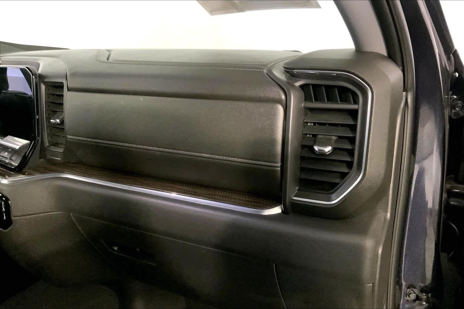 Used 2023 Chevrolet Silverado 1500 LT AWD/4WD image 16