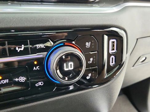 Used 2024 Chevrolet Silverado 2500 High Country w/ High Country Premium Package image 43