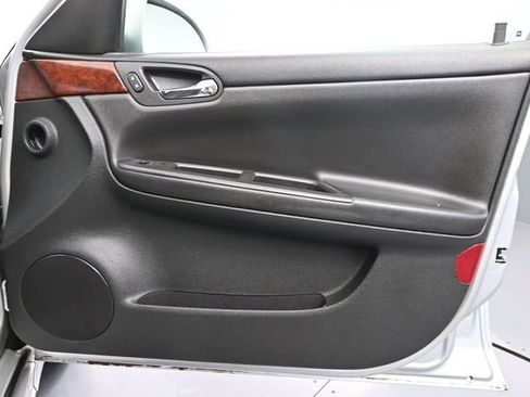 Used 2011 Chevrolet Impala LS FWD image 37