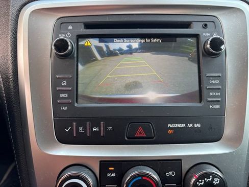 Used 2016 GMC Acadia SLE AWD/4WD image 23