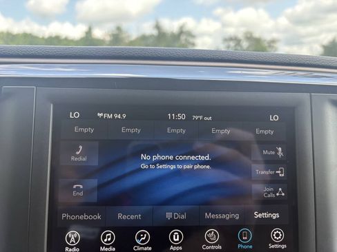 Used 2018 Chrysler Pacifica Touring-L FWD image 21