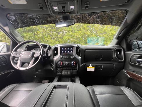 Used 2020 GMC Sierra 1500 SLT RWD image 31