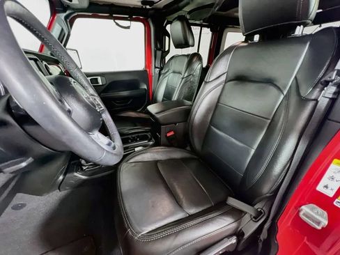 Used 2020 Jeep Wrangler Unlimited Sahara AWD/4WD image 22