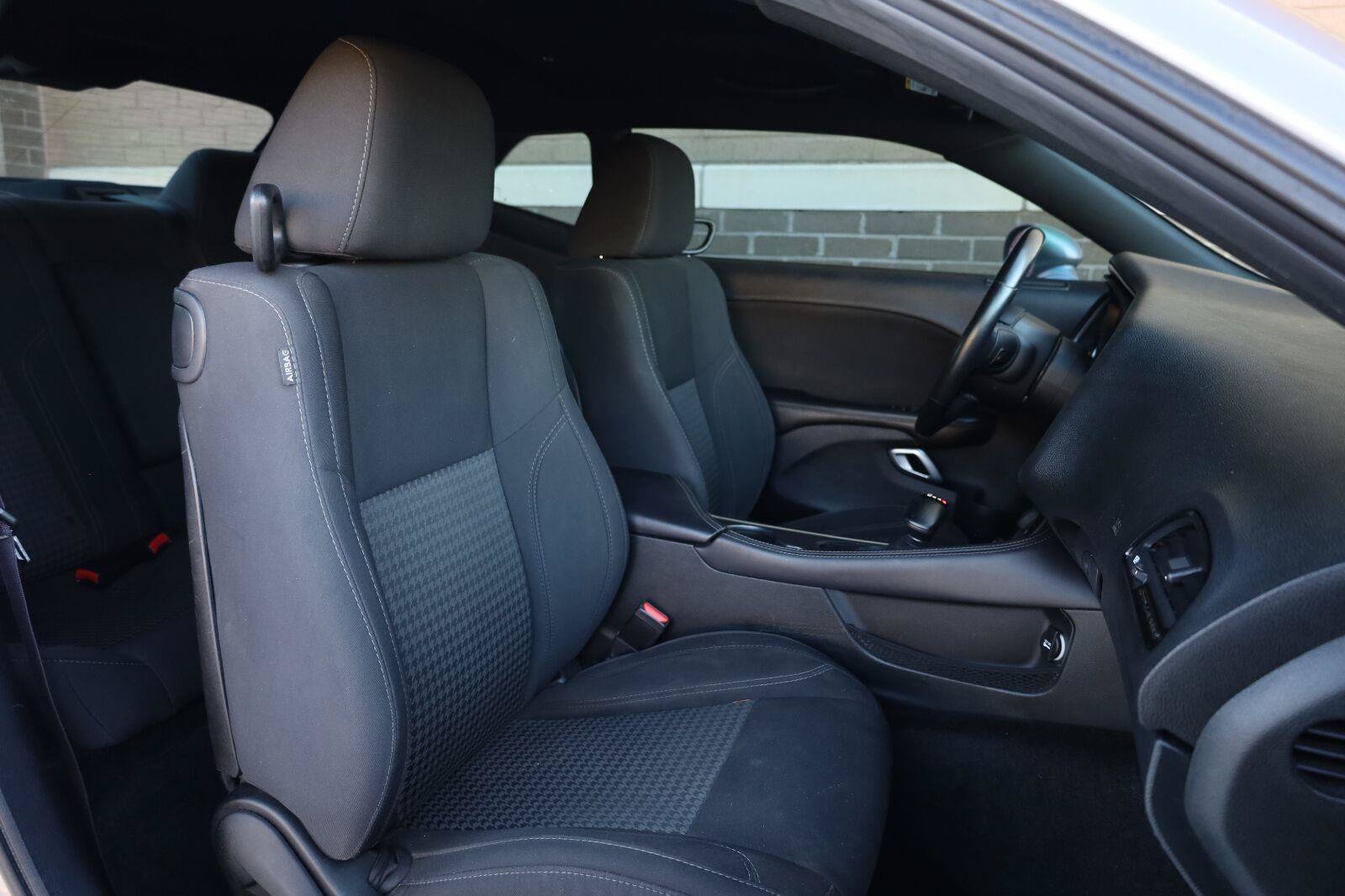 Used 2018 Dodge Challenger R/T RWD image 27