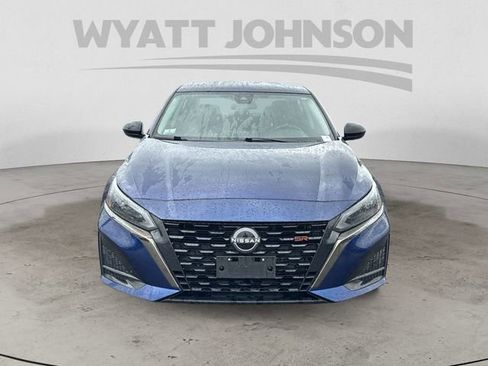Used 2024 Nissan Altima 2.5 SR FWD image 8