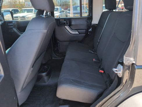Used 2015 Jeep Wrangler Unlimited Sport w/ Quick Order Package 24S AWD/4WD image 15