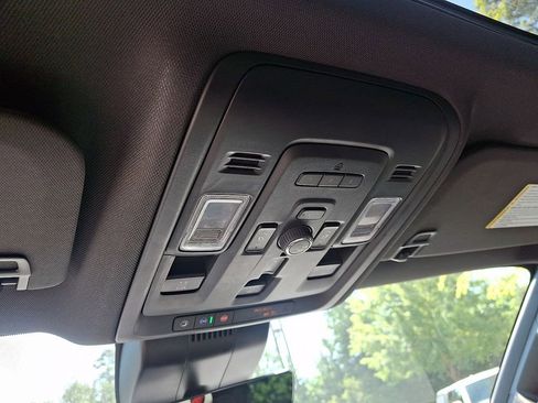 Used 2023 Chevrolet Tahoe Premier AWD/4WD image 27