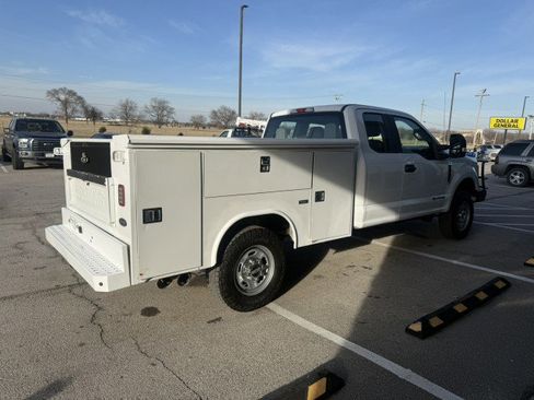 Used 2018 Ford F250 XL w/ Power Equipment Group image 2