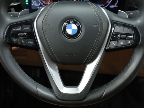 Used 2023 BMW 540i w/ Convenience Package image 13