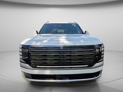 Certified 2026 Hyundai Palisade Calligraphy FWD image 3