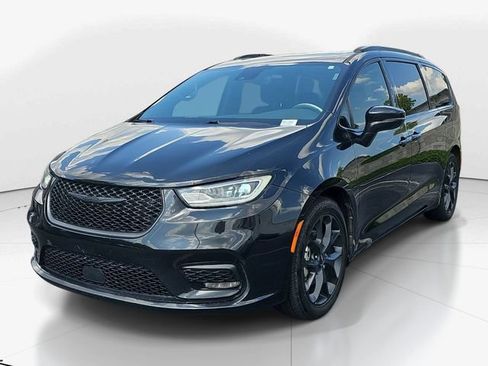 Used 2022 Chrysler Pacifica Touring-L w/ S Appearance Package FWD image 7