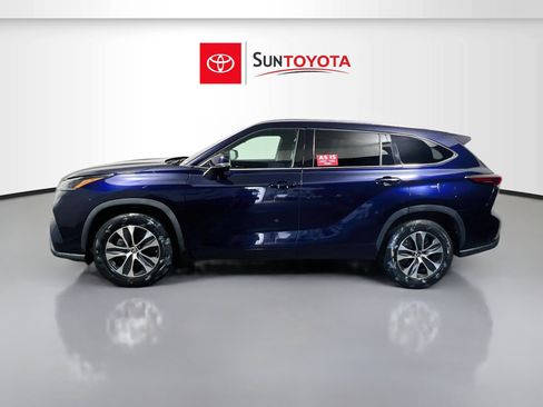 Used 2021 Toyota Highlander XLE FWD image 7