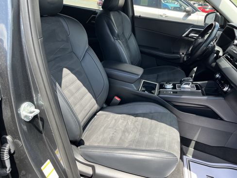 Used 2024 Mitsubishi Outlander SE AWD/4WD image 3