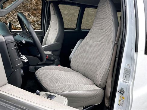 Used 2018 Chevrolet Express 3500 LT w/ LT Preferred Equipment Group image 23