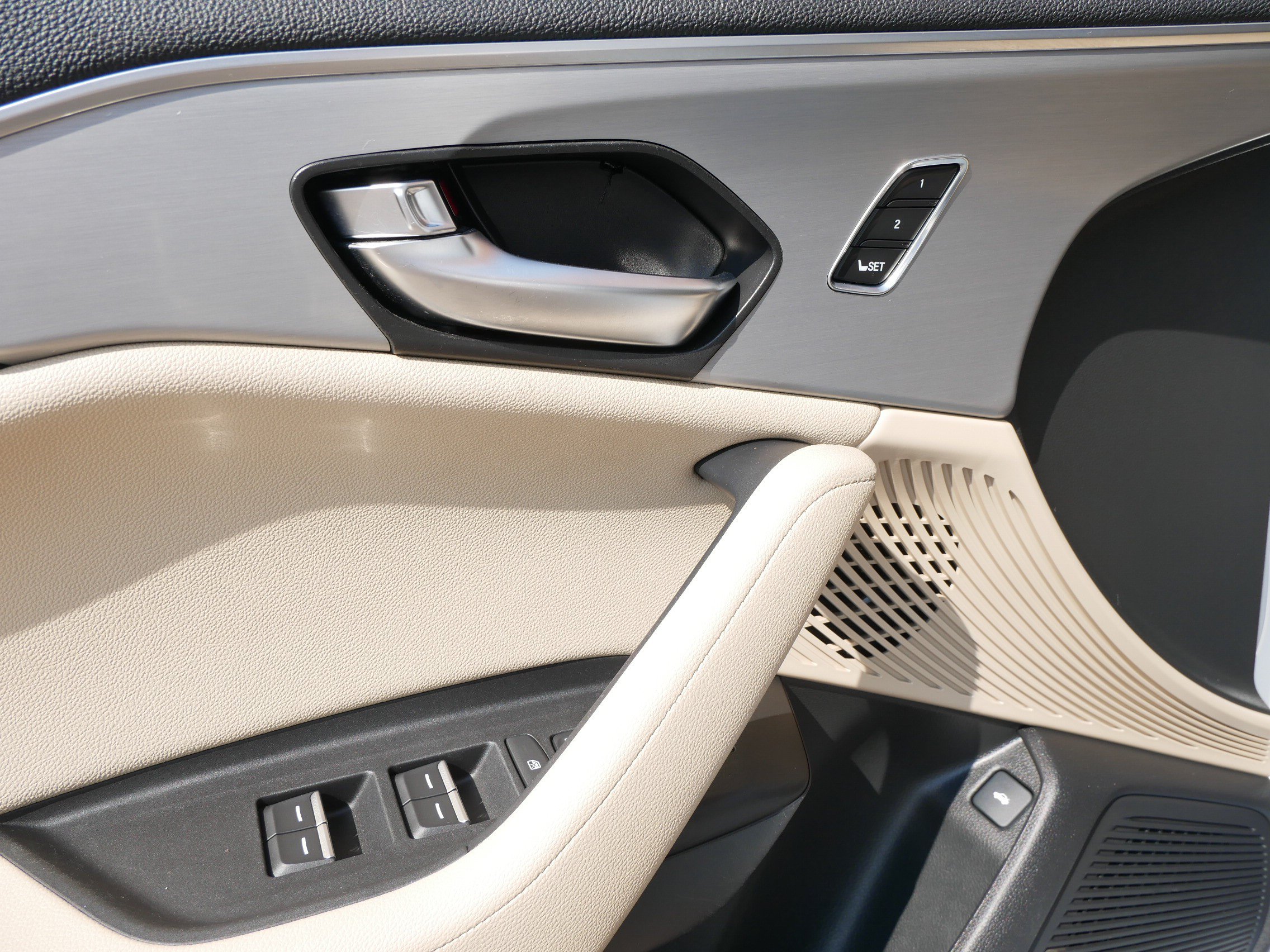 Used 2021 Acura TLX FWD image 9