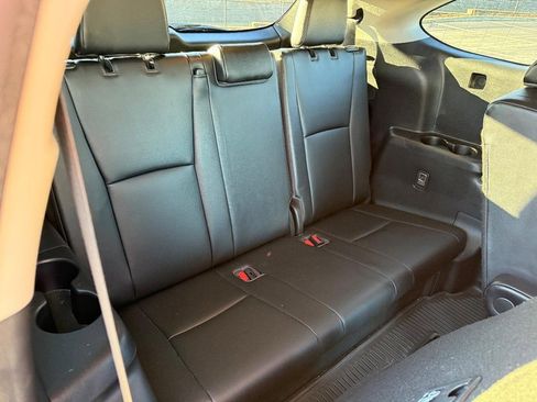 Certified 2023 Toyota Highlander XLE image 13