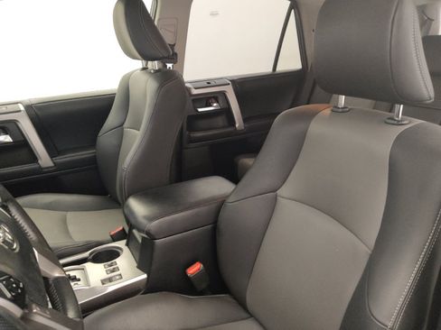 Used 2019 Toyota 4Runner SR5 Premium RWD image 17